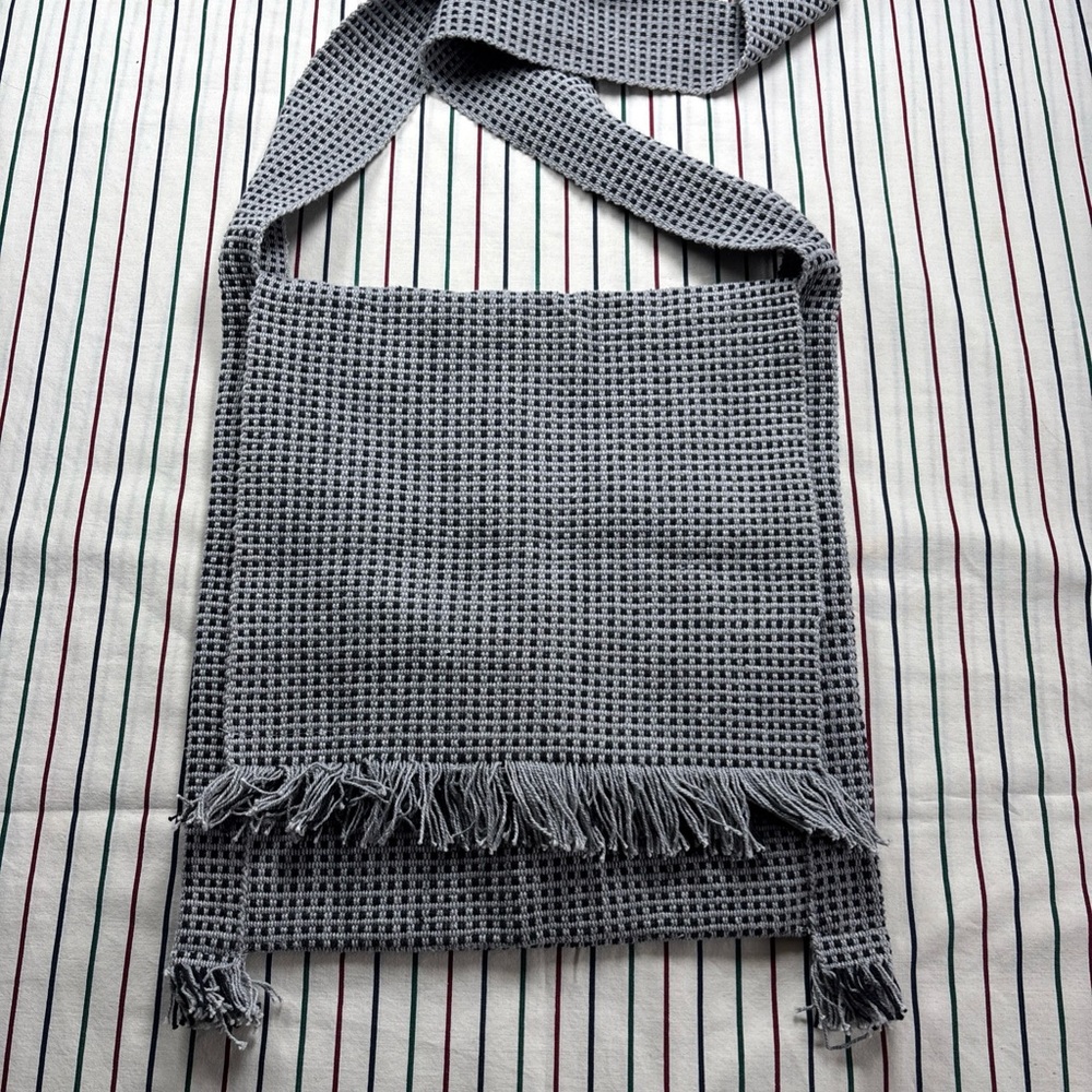 Gray‎ Woven Crossbody Bag